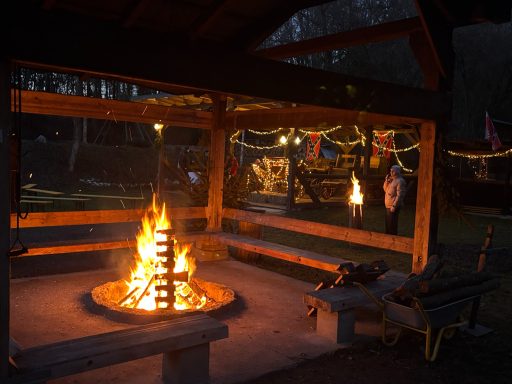 romantisches Lagerfeuer